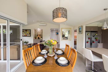 Armidale Cottage - Holiday Sunshine Coast 2
