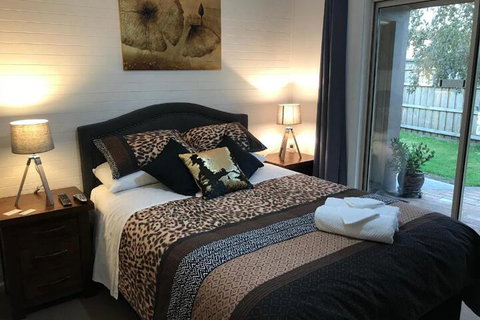 Short Stays Gippsland (Newborough) - Holiday Sunshine Coast 4
