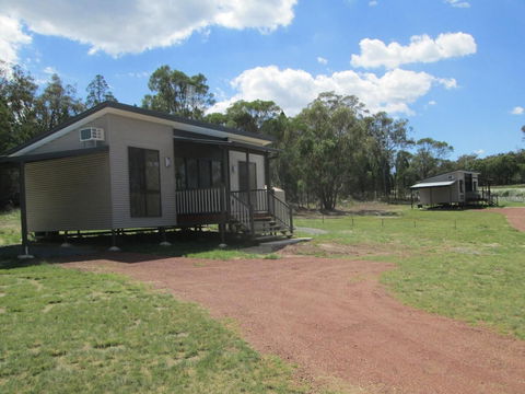 Just Red Wines Vineyard Cabins - Holiday Sunshine Coast 0