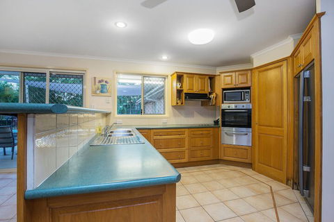 Anaheim Family Oasis - Holiday Sunshine Coast 6