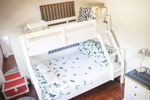 Artee House - A Bright Escape - Holiday Sunshine Coast 3