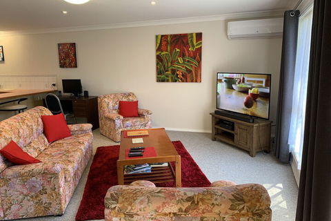 Obadiah Country Cottages - Sunshine Coast Tourism 5