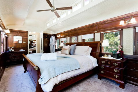 Oak Tree Cottage - Mundaring - Holiday Sunshine Coast 7