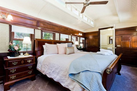 Oak Tree Cottage - Mundaring - Holiday Sunshine Coast 2