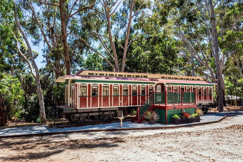 Oak Tree Cottage - Mundaring - Holiday Sunshine Coast 4