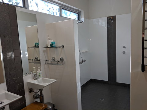 Hanover Bay Apartments - Sunshine Coast Tourism 5