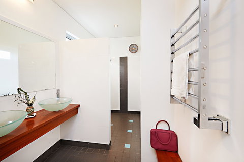 Hanover Bay Apartments - Sunshine Coast Tourism 4