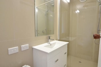 Alpine Haven 5 - Holiday Sunshine Coast 2