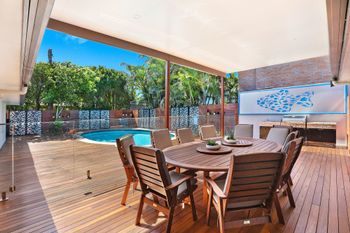 Oceanic Resort - Holiday Sunshine Coast 1