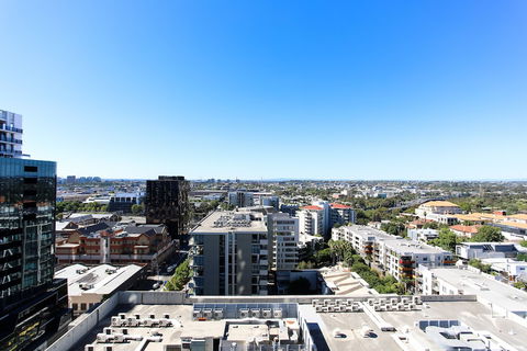 Urban Oasis - Designed Service Apartment - Holiday Sunshine Coast 6