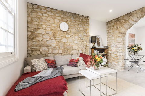 19th Century Sydney 2 Storey Cottage - Sunshine Coast Tourism 6