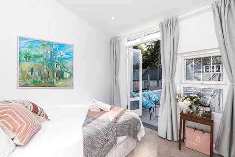 19th Century Sydney 2 Storey Cottage - Sunshine Coast Tourism 1