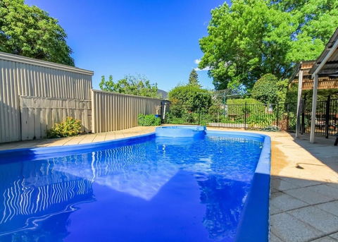Ambrosia Holiday Home - Holiday Sunshine Coast 0