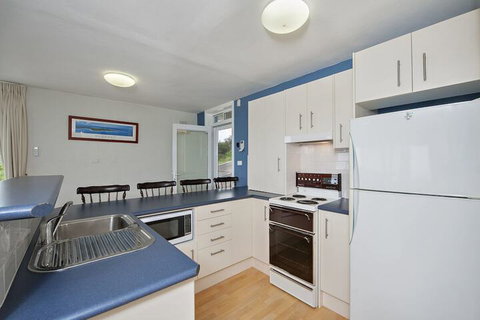 Ocean Retreat 28 Pacific Street - Holiday Sunshine Coast 3