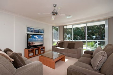 Bagnalls Beach Apartment Unit 3 / 153 Government Road - Holiday Sunshine Coast 0