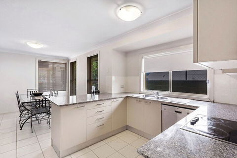 Alida Place 1 Lagoons Estate - Holiday Sunshine Coast 3