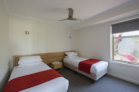The Retreat At West Beach Parks - Holiday Sunshine Coast 4