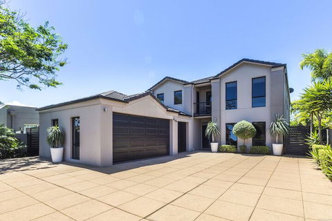 Escape At The Cove - Sunshine Coast Tourism 2