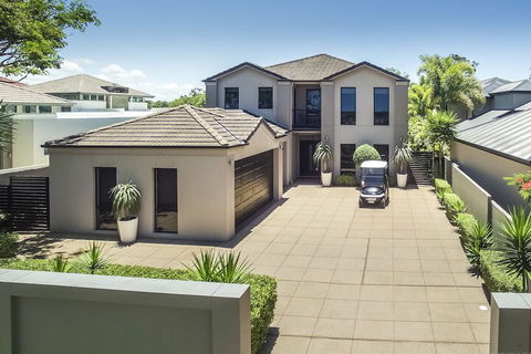 Escape At The Cove - Sunshine Coast Tourism 5