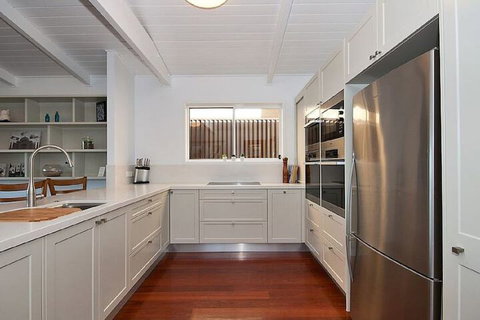 Hedges Avenue Beach House - Holiday Sunshine Coast 7