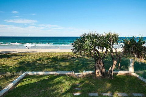 Hedges Avenue Beach House - Holiday Sunshine Coast 4
