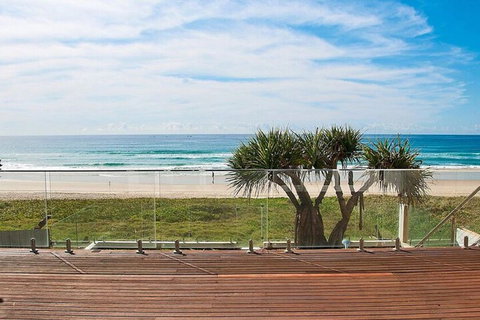 Hedges Avenue Beach House - Holiday Sunshine Coast 3