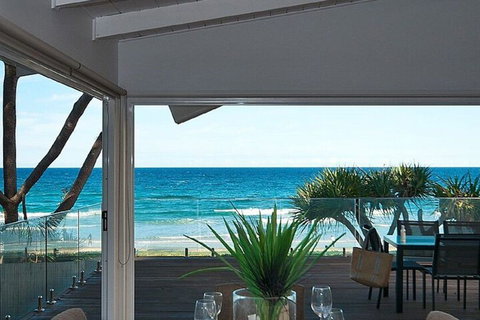 Hedges Avenue Beach House - Holiday Sunshine Coast 1