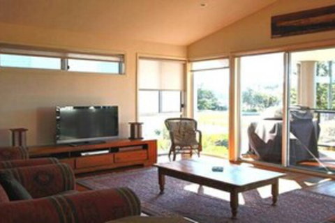 Nautica On Marine Parade - Sunshine Coast Tourism 0