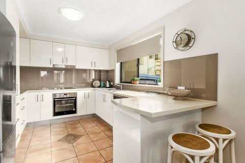 SHORELINE 3 - Sunshine Coast Tourism 3