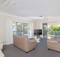 Ronald Avenue 45 Villa Floridiana