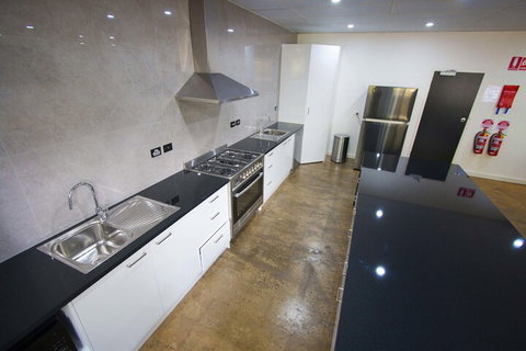 The Bunkhouse - Holiday Sunshine Coast 2