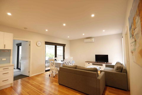 Apollo Bay Seal Apartments - Holiday Sunshine Coast 5
