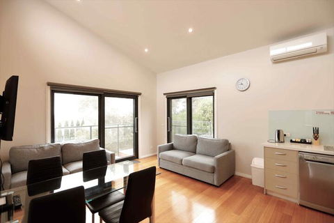 Apollo Bay Seal Apartments - Holiday Sunshine Coast 4