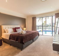 T E Peters Waterfront Holiday Home - Sunshine Coast Tourism