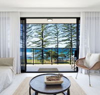 Burleigh by the Sea - Holiday Sunshine Coast