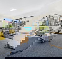 Beachside Delight Near Convention Centre - Sunshine Coast Tourism