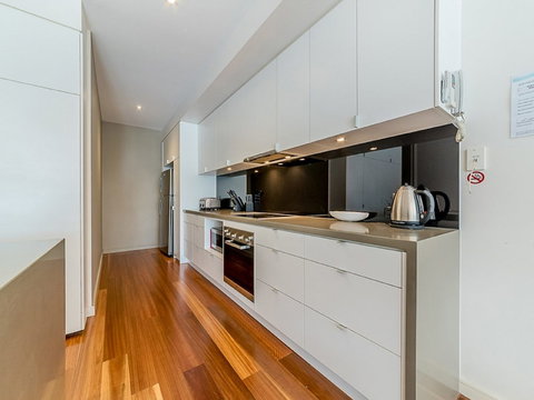 C-Scape By The Sea No.12 - Sunshine Coast Tourism 1