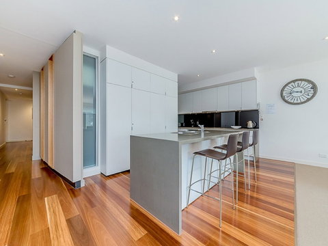 C-Scape By The Sea No.12 - Sunshine Coast Tourism 2