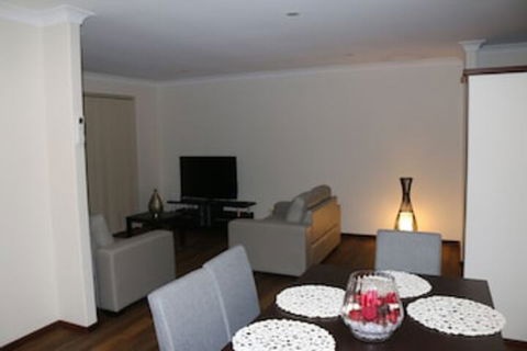 Cozy Stay At Dunstan - Holiday Sunshine Coast 0