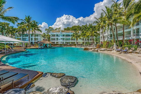 Peppers Beach Club Penthouse - Holiday Sunshine Coast 4