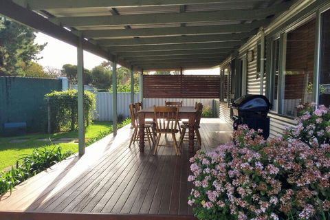Peppermint House - Holiday Sunshine Coast 1