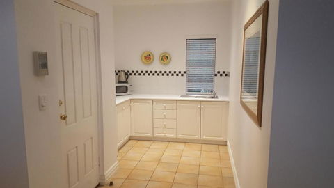 Two Sisters Chalets - Sunshine Coast Tourism 4