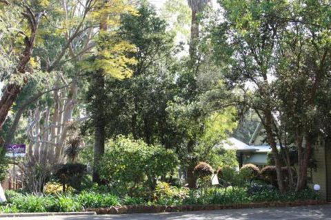 Two Sisters Chalets - Sunshine Coast Tourism 0