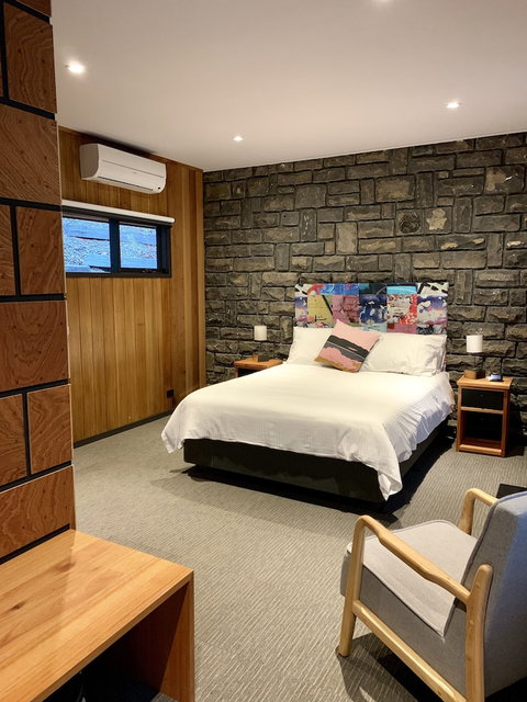 Emerald Star Cottages - Sunshine Coast Tourism 4