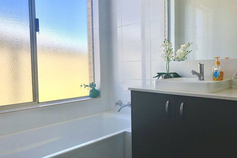 Be Wowed By Bayou - Holiday Sunshine Coast 7