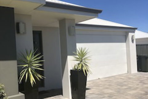 Be Wowed By Bayou - Holiday Sunshine Coast 0