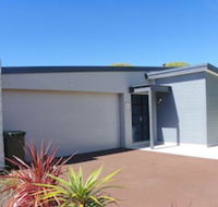 Endless Summer - Holiday Sunshine Coast