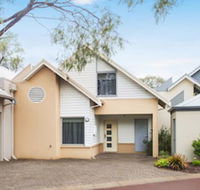 Beach Retreat - Holiday Sunshine Coast