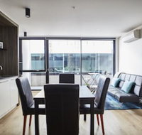 Sleek Arthouse Apartment With Pool Close to City - Sunshine Coast Tourism