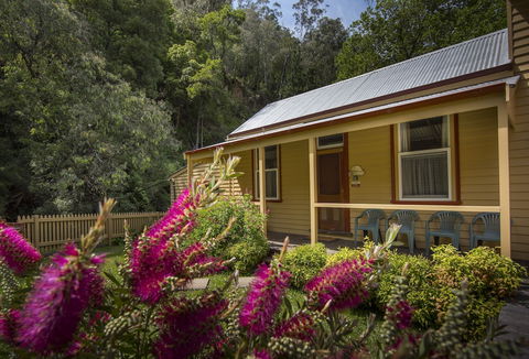 Creek Cottage - Holiday Sunshine Coast 0